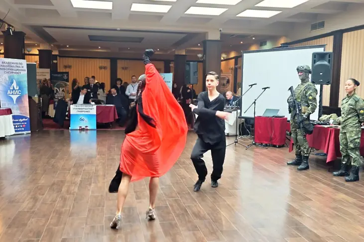 Бъдещи кандидат-студенти се запознаха с предложенията на 36 университета на изложение в Плевен