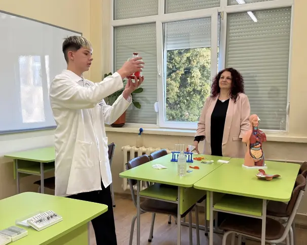 Областният управител инж. Александър Йотков присъства на официалното откриване на СТЕМ център в ПГТ „Проф. Цветан Лазаров“