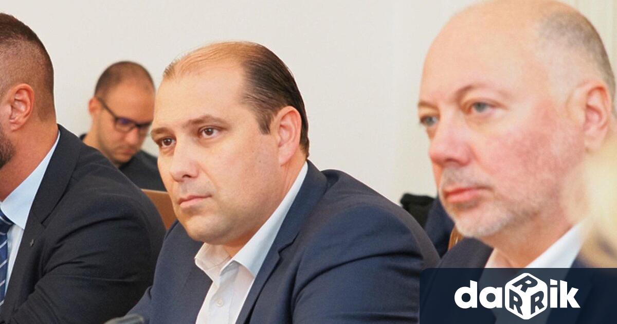 Независимо от публичните внушения медийни кампании и политически брифинги на