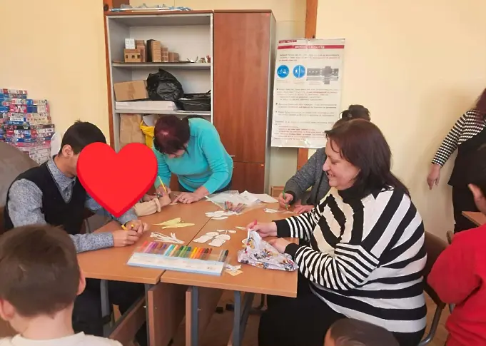 Областният екип по приемна грижа с празник „Заедно изплетохме пролетта“