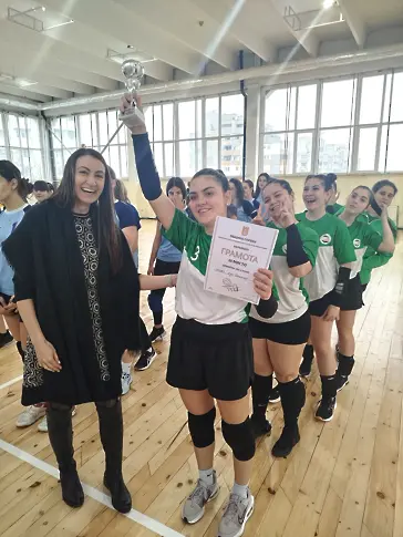 Ясни са класиралите се за областния етап на ученическите игри по волейбол и лека атлетика