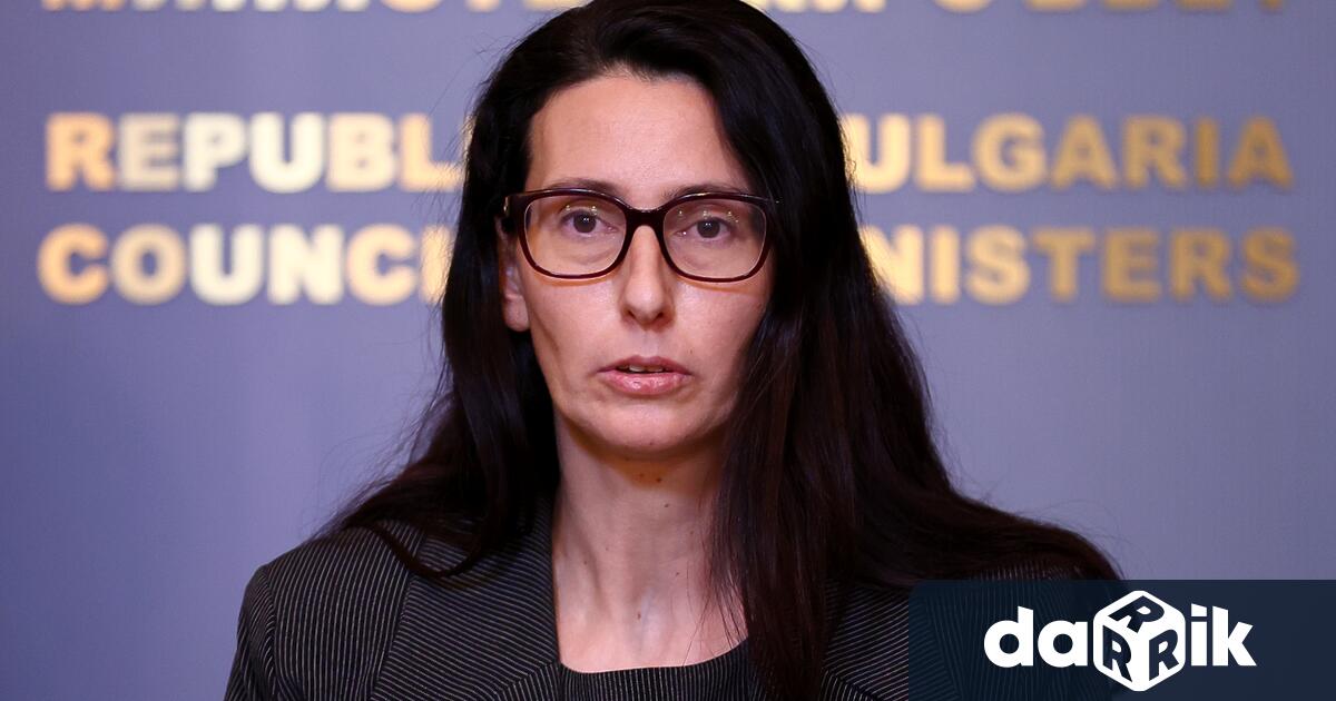 МРРБ министър подала оставка по здравословни причини Ха ха От какво