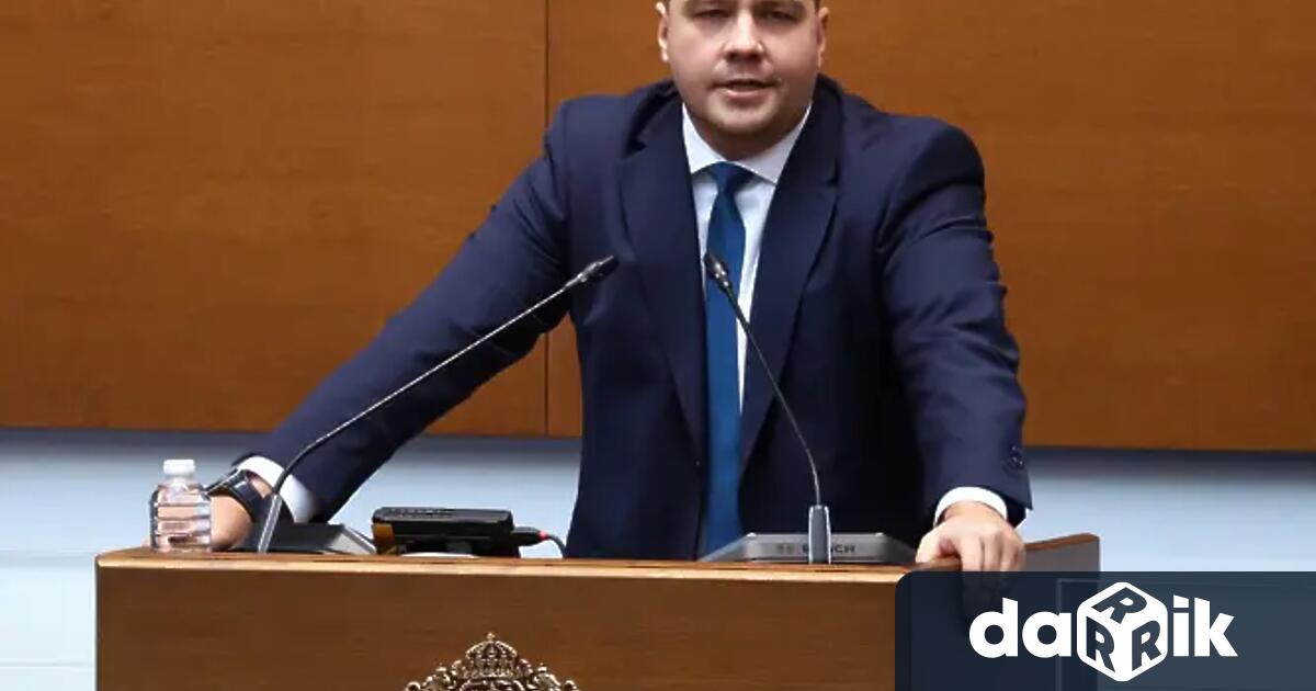 Хубаво е президентът Илияна Йотова да свика Консултативен съвет за