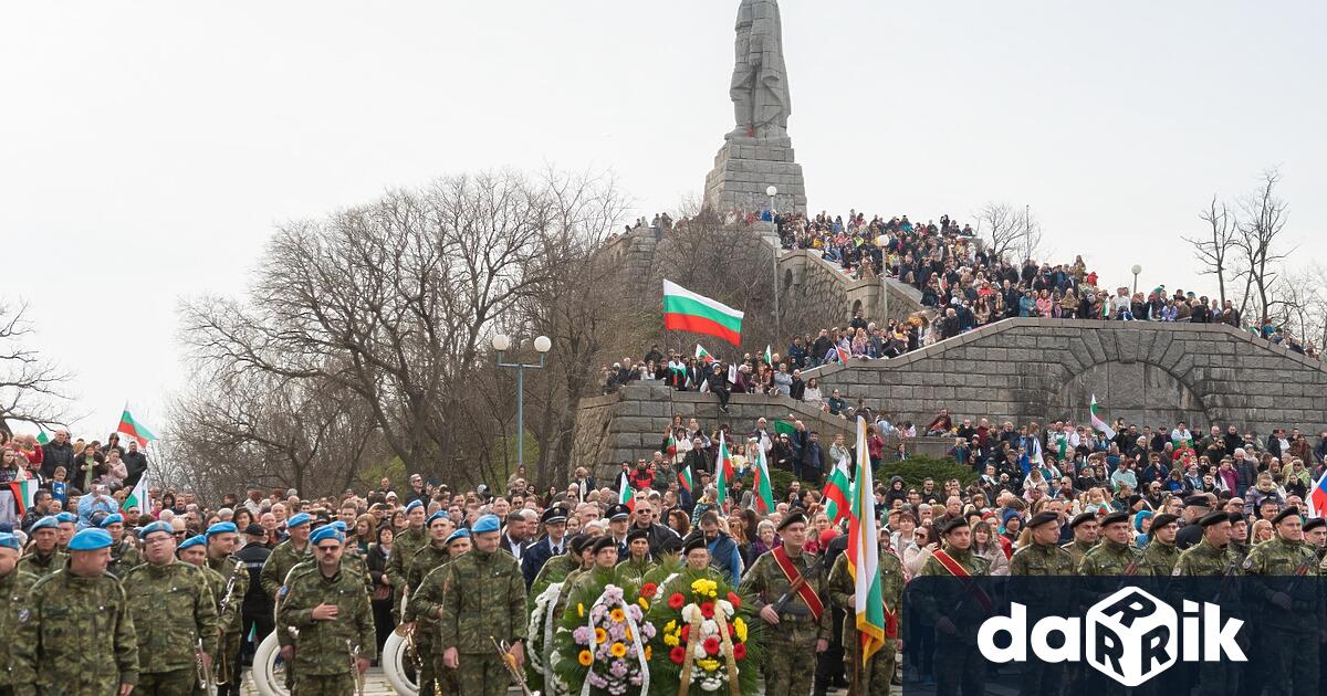 С благодарствен молебен военни ритуали и граждански инициативи Пловдив и