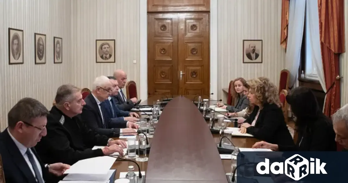 Президентът Илияна Йотова проведе среща за оценка на рисковете пред
