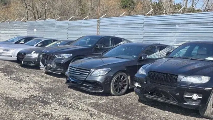 ГДБОП разби мрежа за проституция, 8 души са задържани (СНИМКИ)  