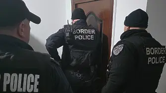 Разбиха канал за трафик на мигранти (СНИМКИ)