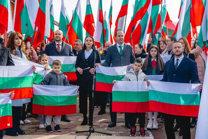 Враца отбеляза Националния празник