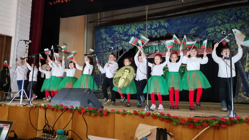 На 3 март в село Обнова тържествено беше отбелязан националният празник на България – Денят на Освобождението