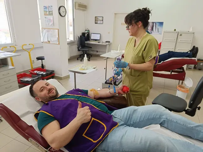 28 дарители подпомогнаха акцията „Бъди лъв, дари кръв!“