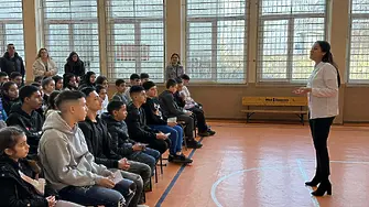 Семинарите на Г.Стоянова "Аз уча, вярвам, мога, знам" в три училища на община Враца