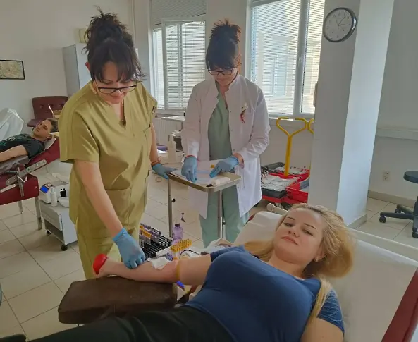 28 дарители подпомогнаха акцията „Бъди лъв, дари кръв!“