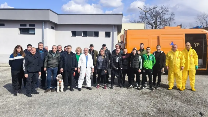 С ритуално къпане изпратиха в пенсия дългогодишен  врачански пожарникар