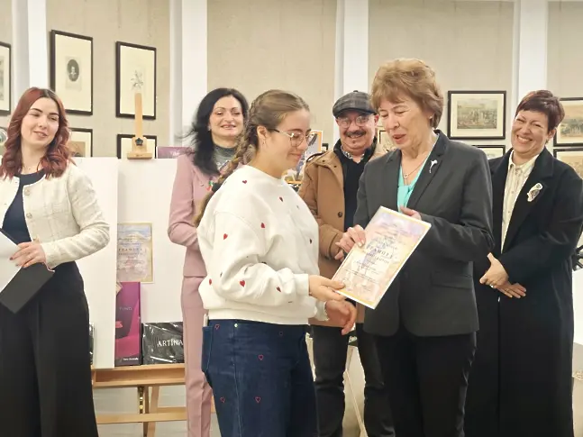  Отличиха спечелилите в Националния конкурс за детска рисунка „ Освобождението “ 