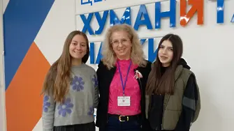 Ученици от ДФСГ „Интелект“ се класираха на националното състезание за икономисти на английски език