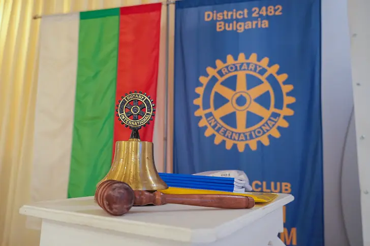 Три нови кръжока и нови костюми за децата в ЦРД след благотворителен бал на Ротари клуб Плевен Центрум