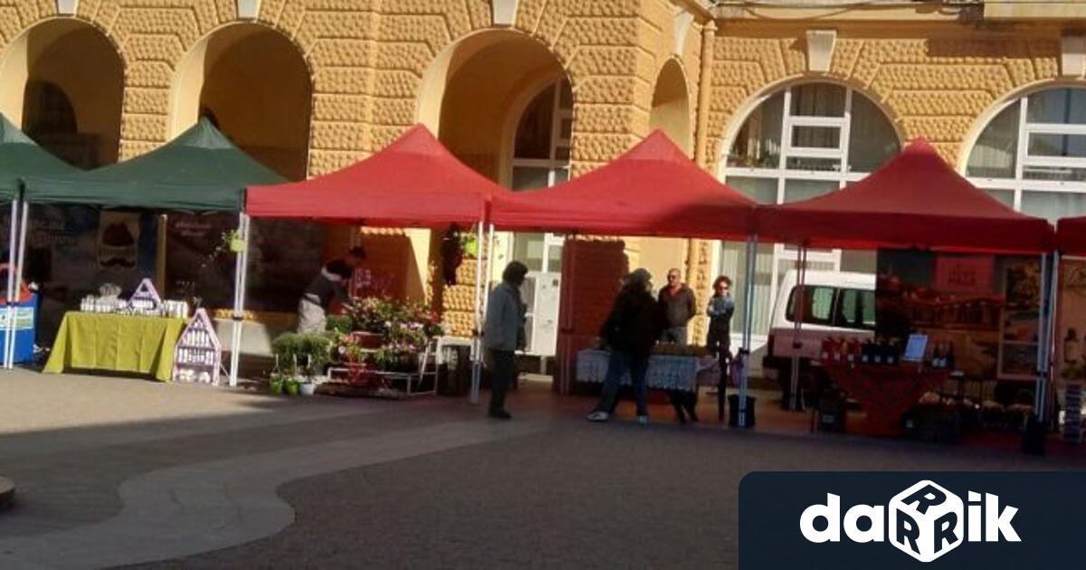 За пореден път Община Сливен организира фермерски пазар за желаещите