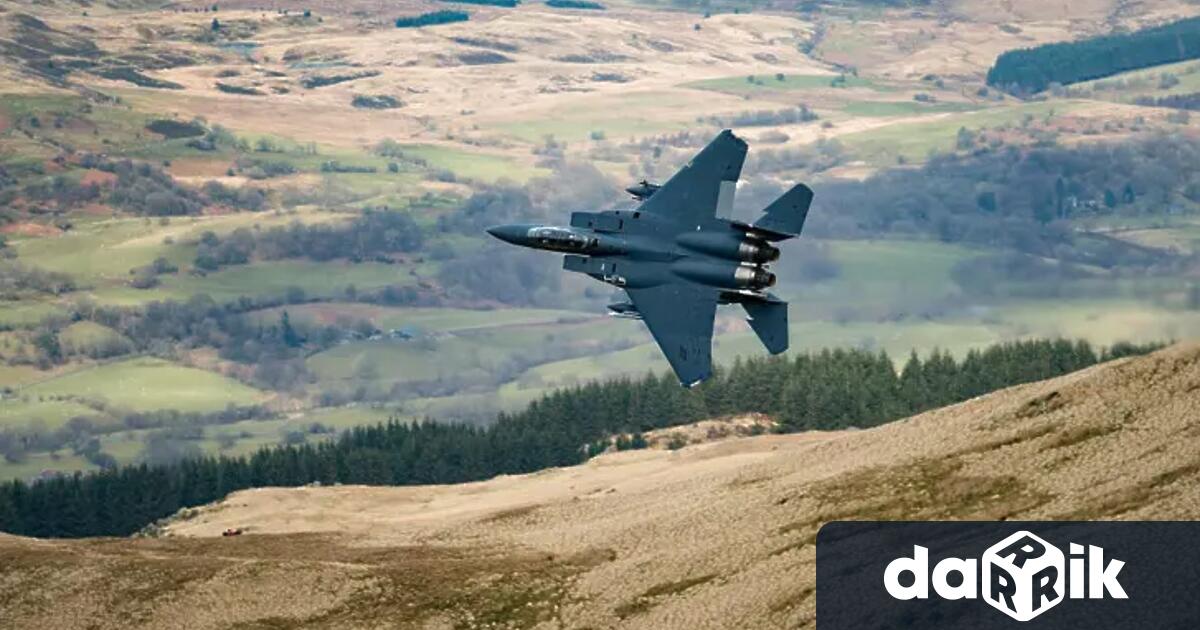 Няколко американски изтребителя се разбиха близо до американска военновъздушна база