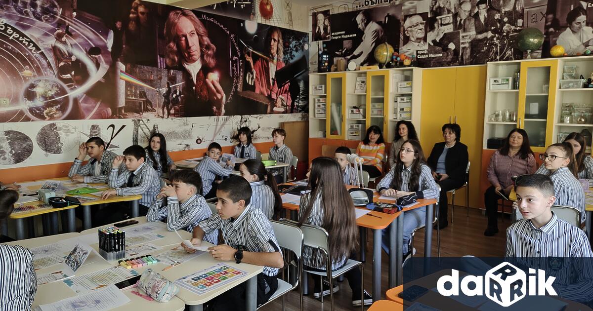 Учениците от VI а клас на Профилираната природо математическа гимназия участваха