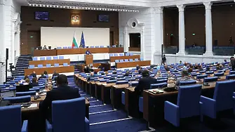 Конфликтът в Близкия Изток доведе до високо напрежение и в Народното събрание