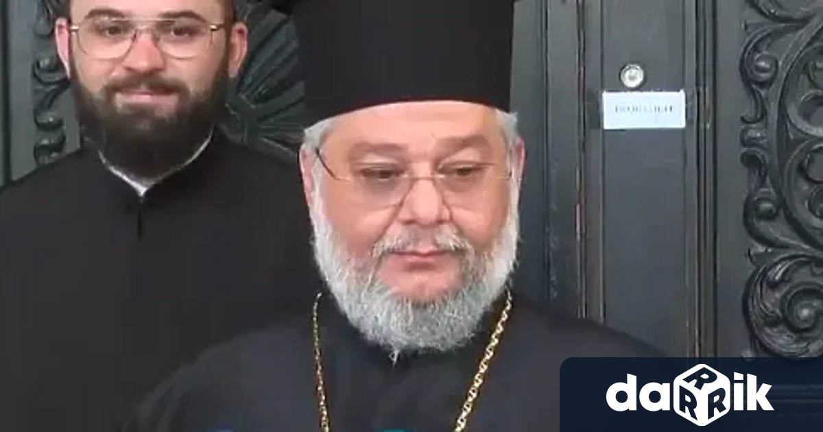В храм паметника Рождество Христово в град Шипка празнична литургия