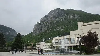 Март с премиера и силни турнета в афиша на Врачанския театър