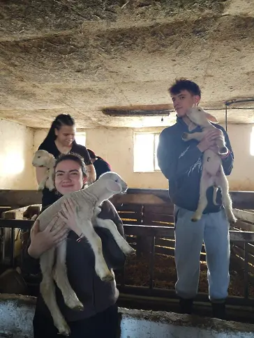 Студентите по ветеринарна медицина проведоха първото си извънаудиторно обучение