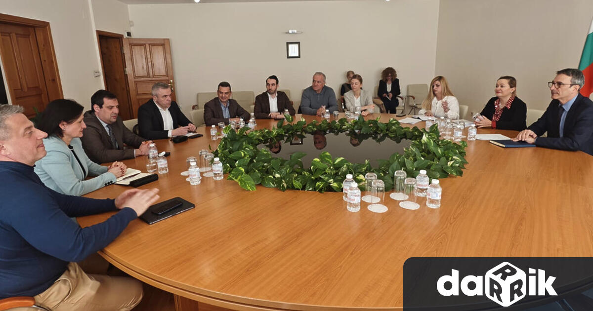 Министърът на енергетиката Трайчо Трайков проведе среща с представители на