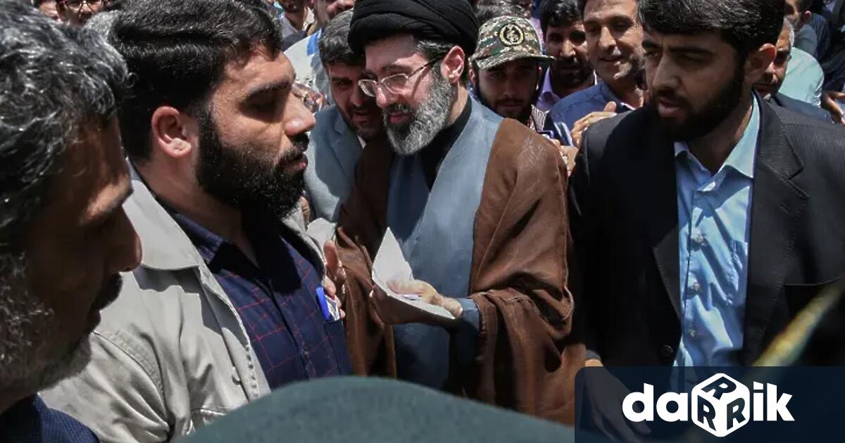 Новият върховен лидер на Иран Моджтаба Хаменей е билранен във