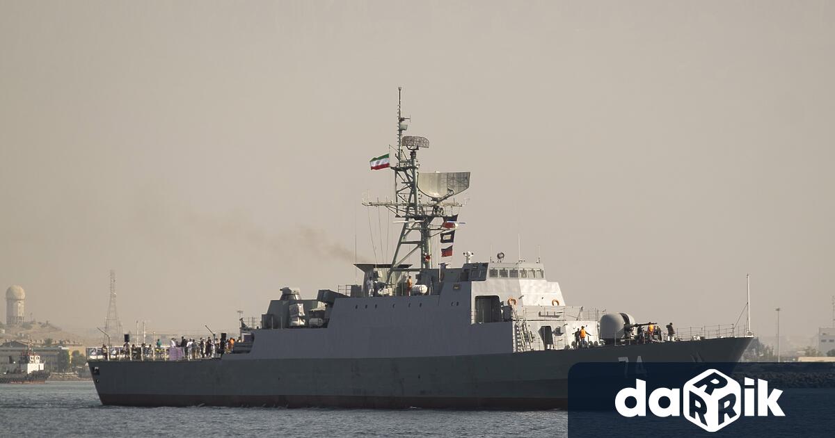 Индия позволи на ирански военен кораб да акостира в нейни