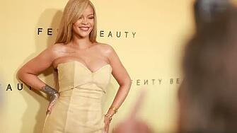 Жена стреля по дома на Риана