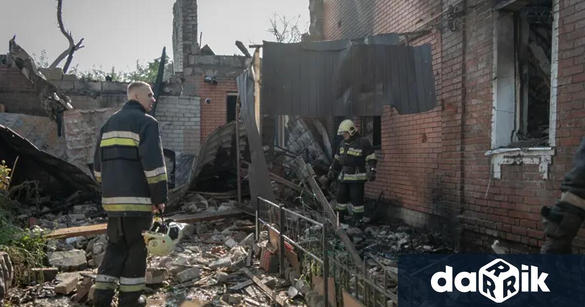 Най малко четирима души загинаха а десет бяха ранени при руски
