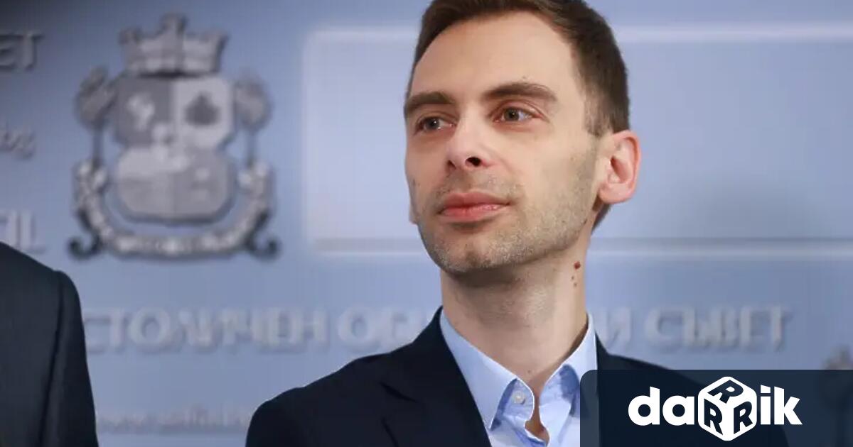 Вместо да се изпълнява вече приетата транспортна програма администрацията се