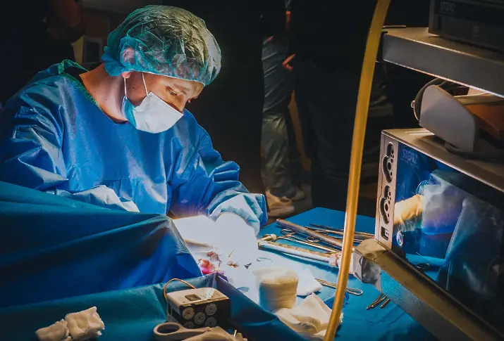 Първият в Източна Европа робот Da Vinci от пето поколение вече е в УМБАЛ „Света Марина“ – Плевен