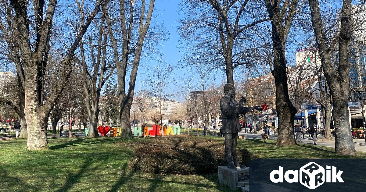 В четвъртък времето ще остане слънчево Сутринта по поречието на