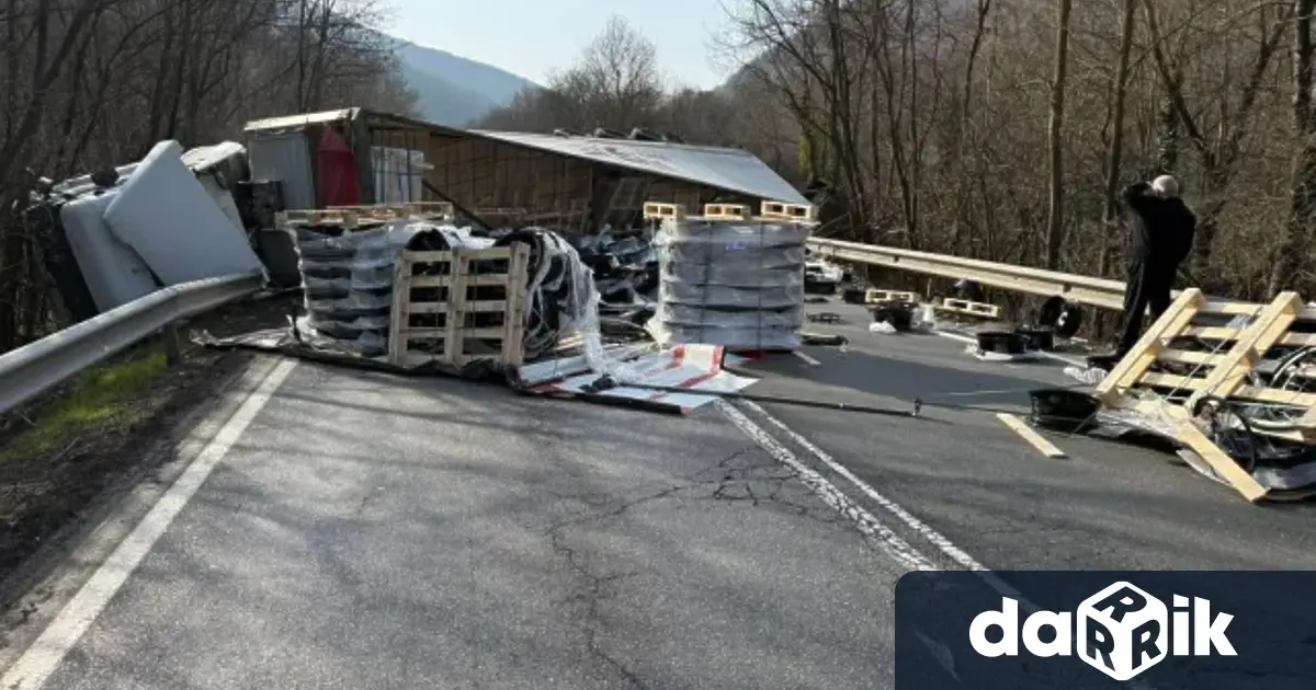 Проходът на Републиката е затворен за движение заради катастрофа съобщава