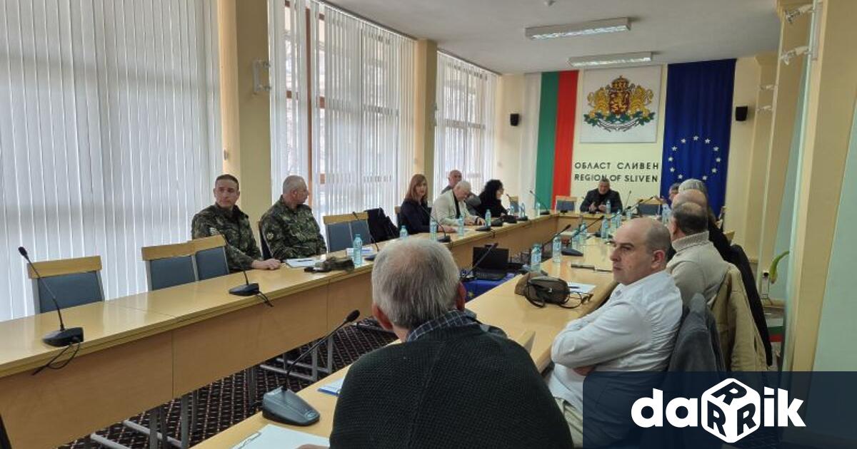 Заседание на комисия Военни паметници под ръководството на председателя на