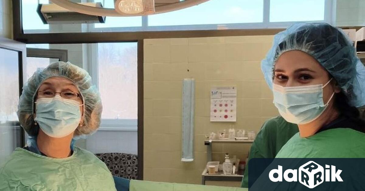 Специалисти от Клиниката по акушерство и гинекология към УМБАЛ Свети
