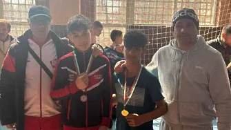 Младите боксьори на "Сливен" се завърнаха с две отличия от ДЛОП