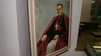 На 15-ти март, Папа Йоан Павел II обявява българския епископ Евгений Босилков за мъченик