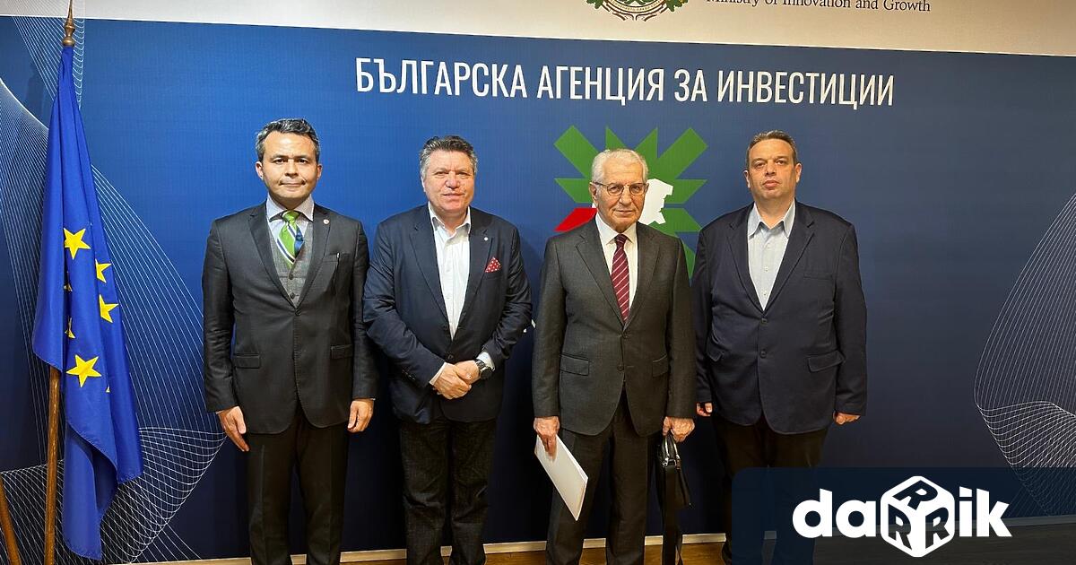 Заместник кметът поикономическоторазвитие инж Стоян Марков и Соломон Москона – управител