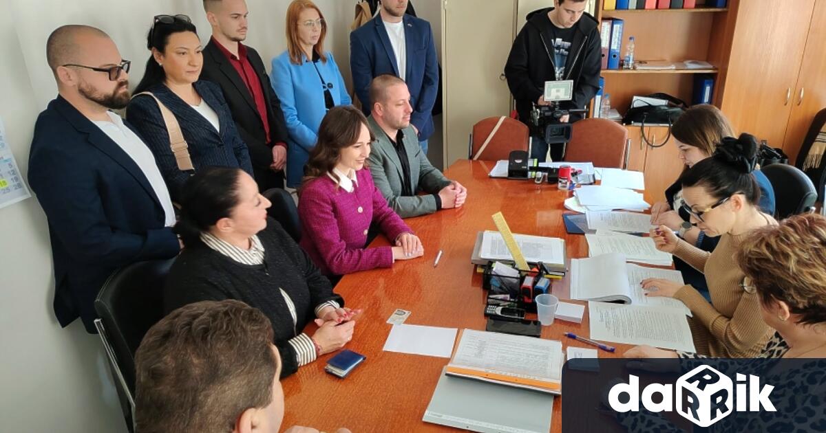Деница Симеоновае водач на листата на коалиция Продължаваме Промяната