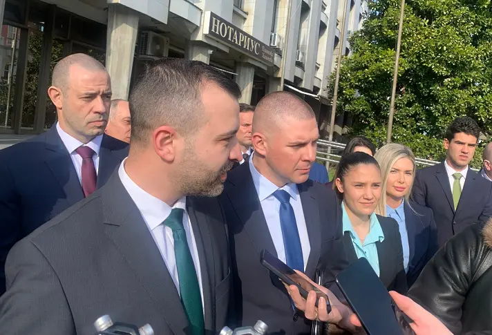 Коалиция „Прогресивна България“ регистрира листата си в Плевен за парламентарните избори на 19 април