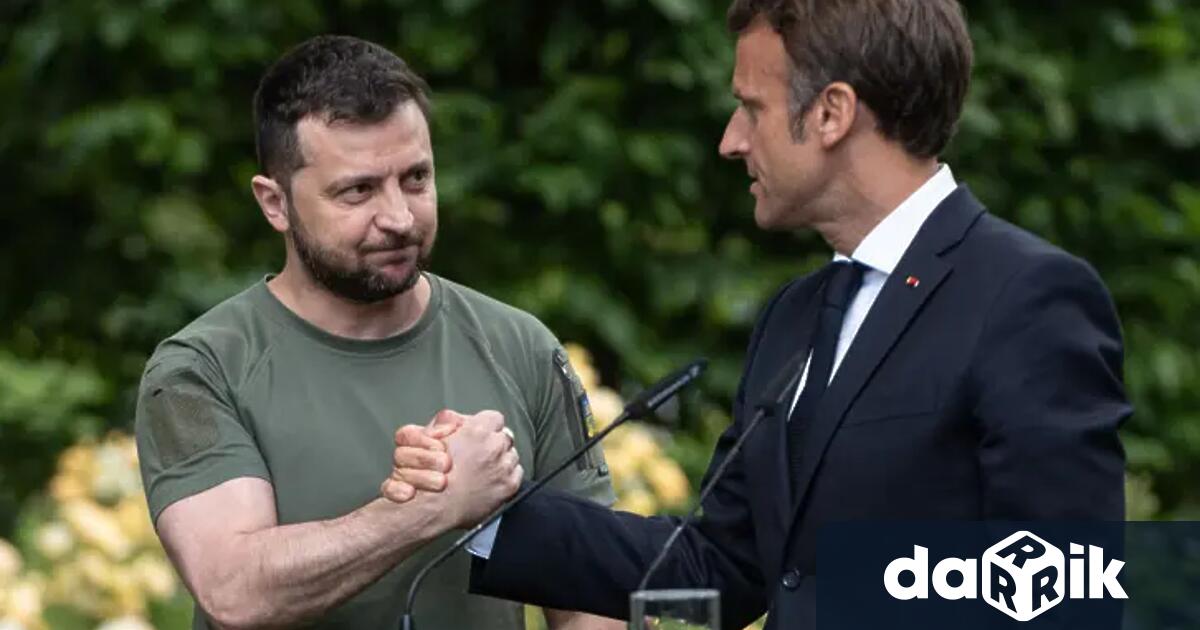 Президентът на Украйна Володимир Зеленски пристигна в Париж за среща