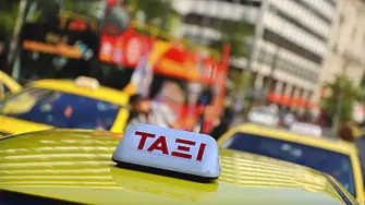 Таксиметрови шофьори излизат на безсрочна стачка