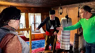 Урок по родолюбие свърза Котел и Чикаго в онлайн среща за българските традиции