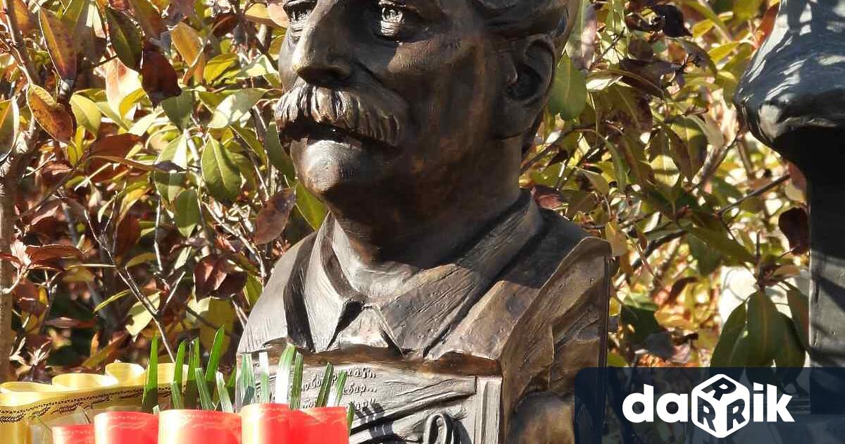 В Двор на Кирилицата в Плиска бе открит и осветен