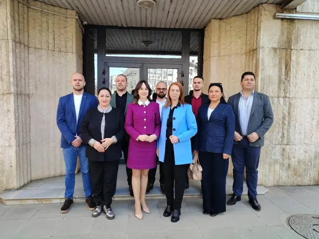 Кандидатите на „Продължаваме Промяната - Демократична България“ се регистрираха в РИК Враца