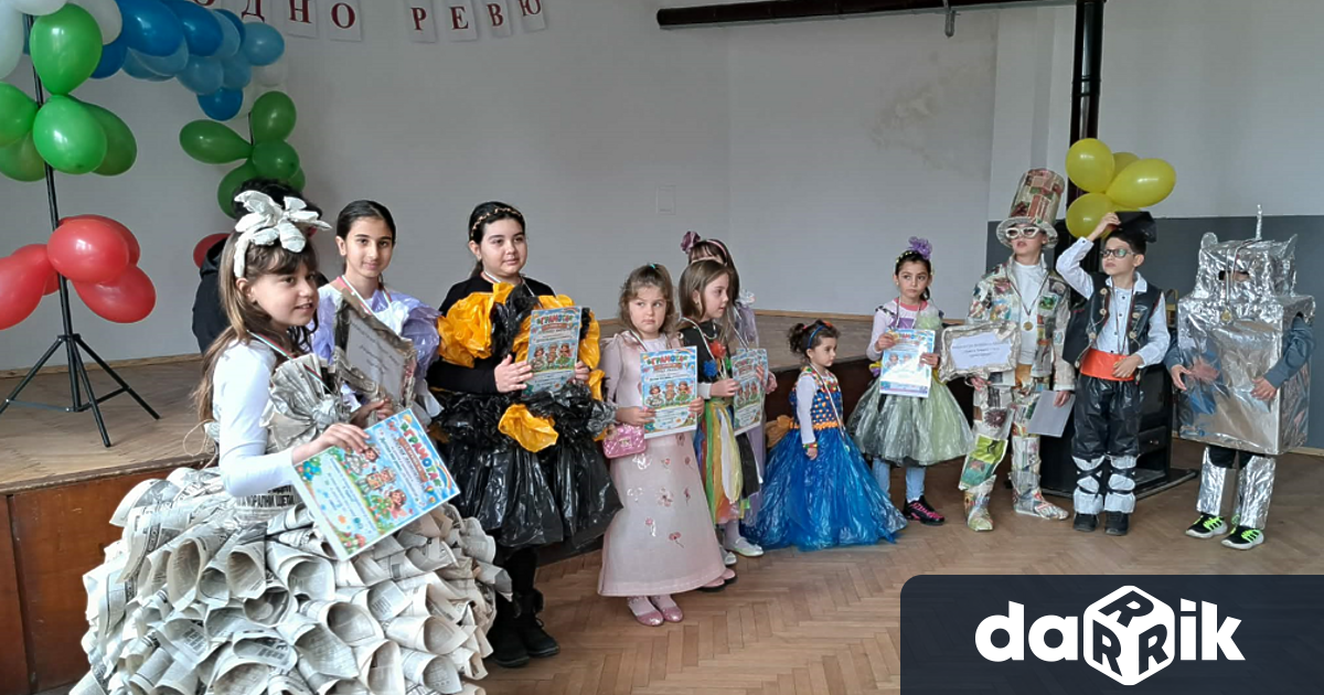 Уникално модно еко шоу с облекла от рециклирани материали представиха