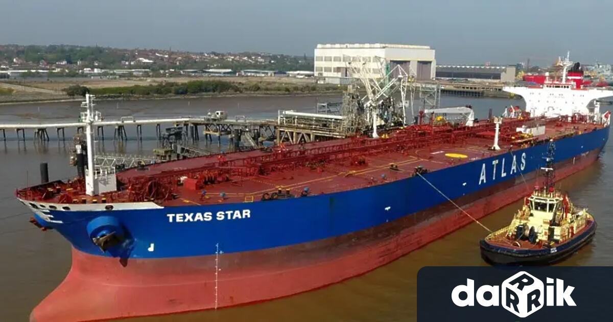 Руски танкер за втечнен природен газ който дрейфува от няколко